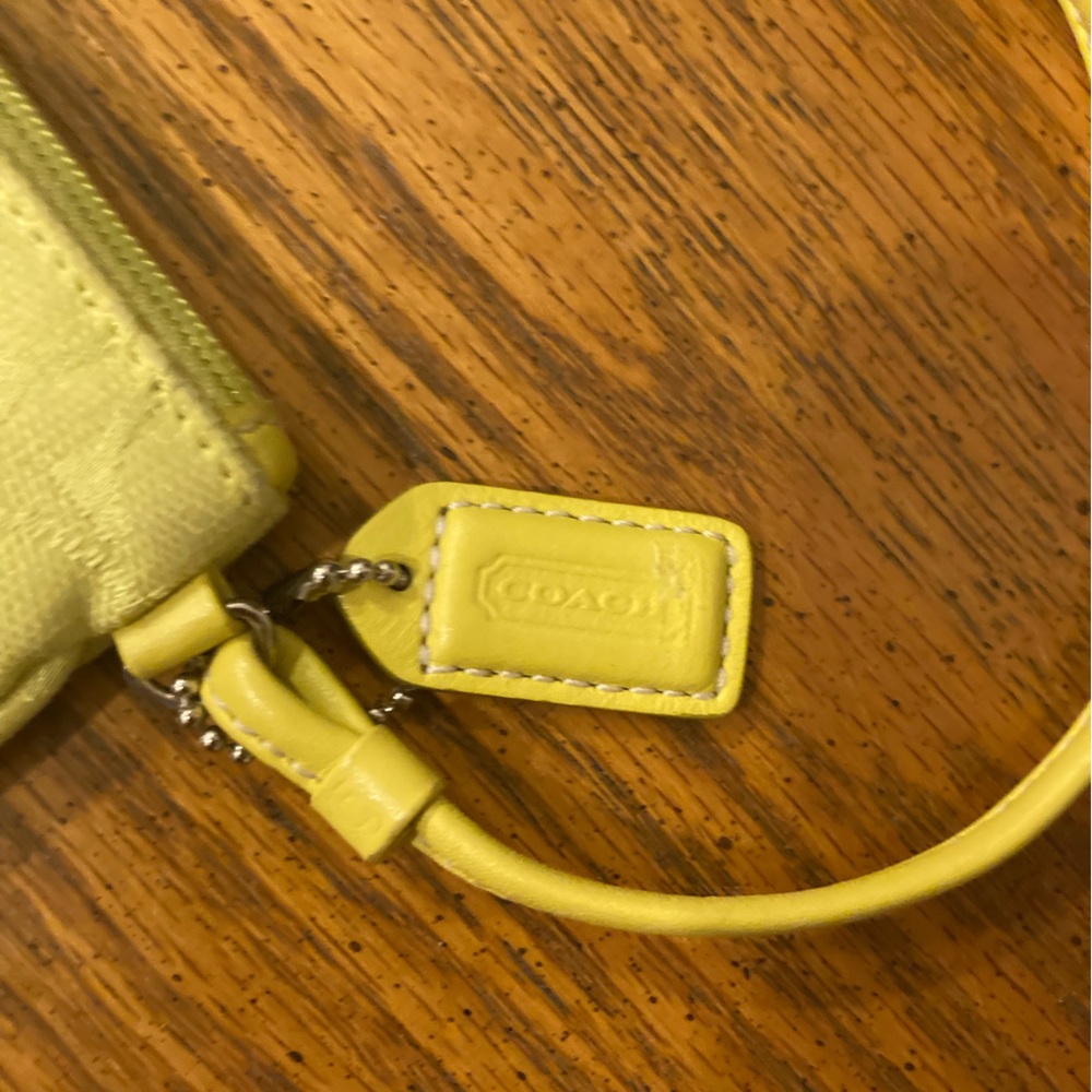 Coach Signature C Wristlet- green/yellow - Picture 4 of 9